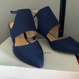 Bandolino blue 2 inch heels